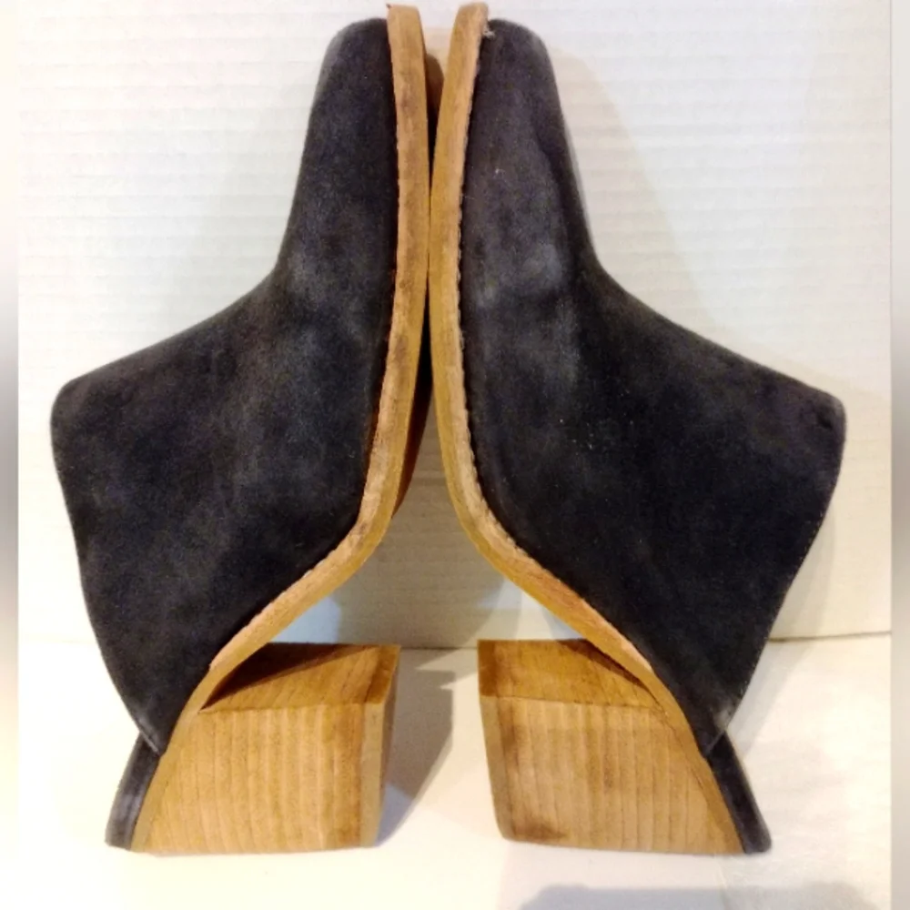 Jeffrey Campbell Black Mules with Wooden Heel - Picture 3 of 12